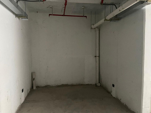Arriendo Local Comercial De 154m2 En Subt., Metro Santa Ana