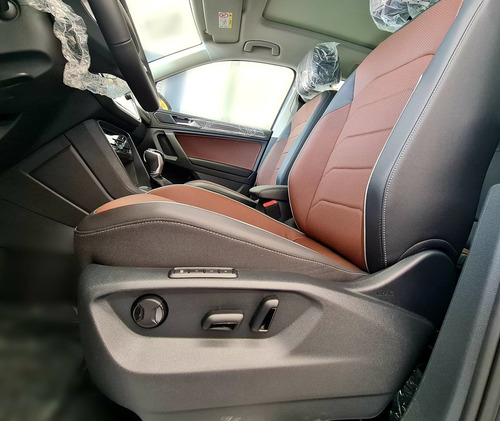 Imagen 15 de 19 de Volkswagen Tiguan Elegance 4x4 Turbo