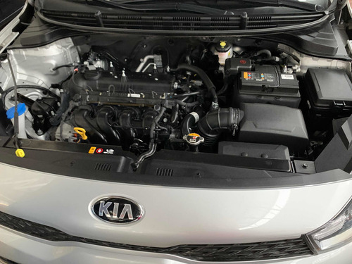 Imagen 14 de 14 de Kia Rio 1.6 Lx Sedan Mt 2018