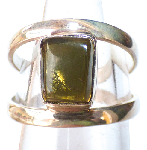 Anillo Con Ámbar Verde Y Plata Ley #6.5 / Video Luz Uv / Vd3