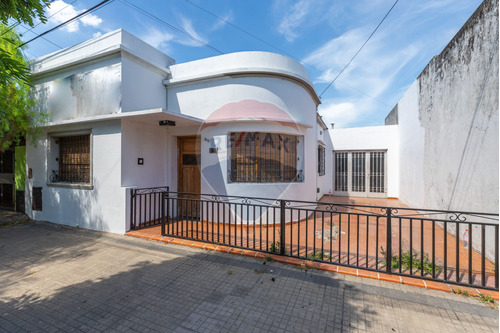 Casa En Venta La Plata 2 Dormitorios 