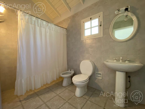 Casa - La Arbolada - En Barrio Priado -punta Del Este