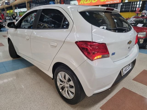 Imagem 4 de 8 de Chevrolet Onix 1.4 Mpfi Lt 8v Automático 2017