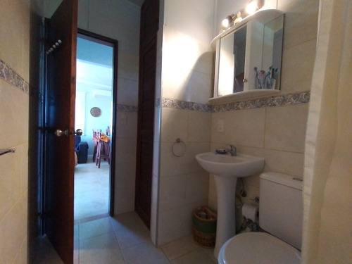 Imagen 4 de 30 de Piriapolis Con Piscina Y Jacuzzi Frente A La Playa.