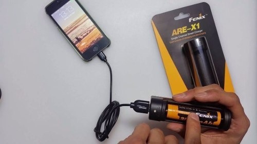 Imagen 4 de 5 de Cargador Fenix Are X1 Pila Bateria 18650 3,7 V Local Palermo