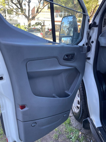 Ford Transit 2.2 Furgon Largo 350l