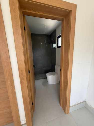 Villa En Venta En Playa Nueva Romana, A Estrenar.