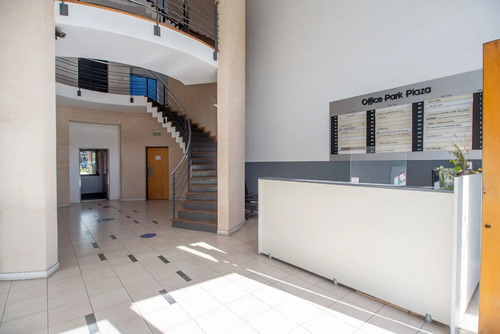 Venta Impecable Oficina Con Cochera En Office Park, Pilar