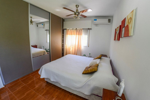 Venta ! Casa Con Pileta En Barrio Las Acequias