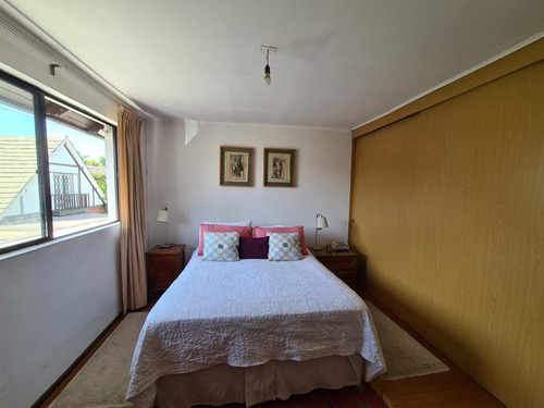 Encantadora Casa En La Reina A Pasos Metro Principe De Gales
