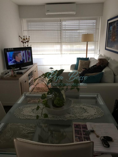 Apartamento En Brava, 1 Dormitorios *- Ref: 924
