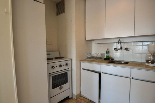 Venta De Apartamento 1 Dormitorio Y Medio En Península
