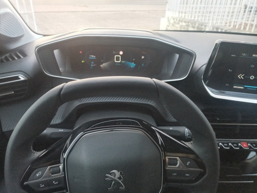 Imagen 12 de 15 de Peugeot 208 Feline