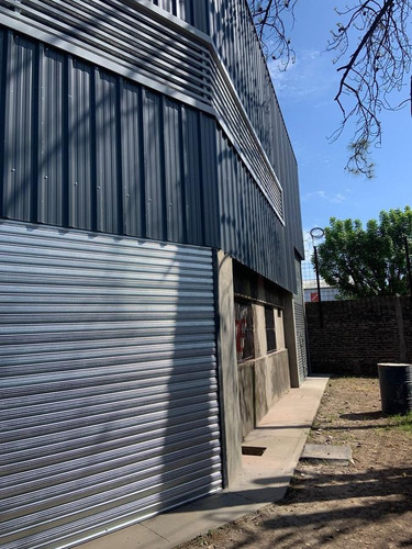 Imagen 9 de 10 de Local 300 M2 A La Venta Bv Segui 3700