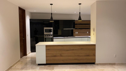 Luxury Home En La Condesa Juriquilla, 4ta Recamara En Pb, C.290 M2, Lujo
