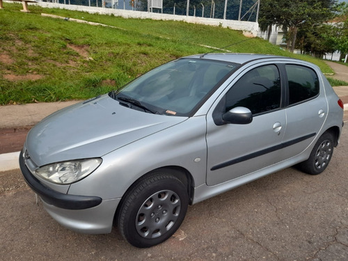 Imagem 1 de 13 de Peugeot 206 1.4 2004