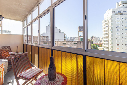 Venta. Tres Ambientes Con Dependencia. Barracas.