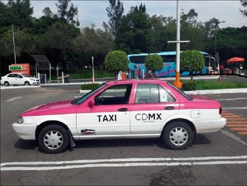 Taxi Nissan Tsuru 2014