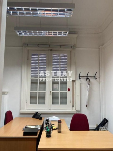 Imagen 12 de 15 de Apartamento En Alquiler De 6 Dormitorios En Centro (ref: Ast-2573)