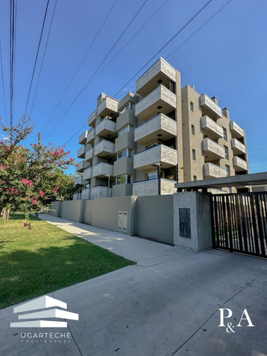 Departamento Con Jardín, Monte Grande - Venta