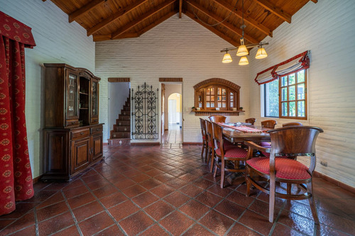 Venta Casa En Bella Vista En Barrio Cerrado