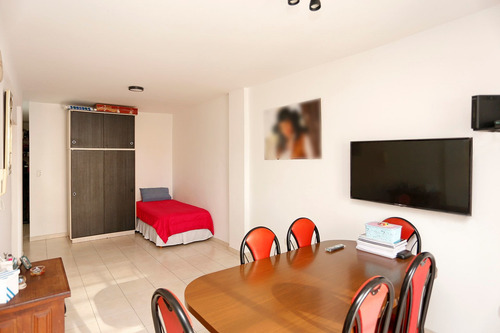 Venta Dpto 2 Amb. Contrafrente Balcón Muy Luminoso