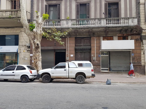 Local Comercial De 190m2 En Centro. Florida Y Mercedes