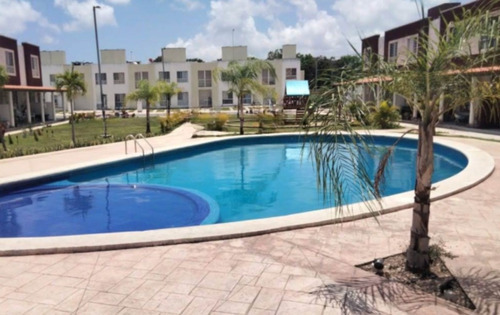 Casa De Recuperacion En Venta En Fraccionamiento Privadas Turquesa, Supermanzana 254, Cancún A Un Costado De Av Chac Mool Laab2
