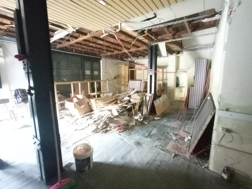 Imagen 3 de 8 de Local -próximo Arenal Grande, Esquina Con Gran Visibilidad!.