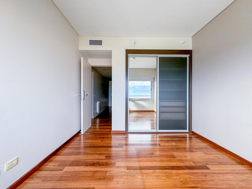 Departamento 3 Dormitorios, Torre Dolfines, Vista Al Rio, Puerto Norte