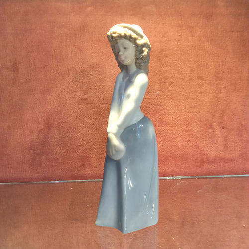 Figura De Porcelana Nao Lladro Antigua Señorita Joven Niña Azul Acero (Usado)