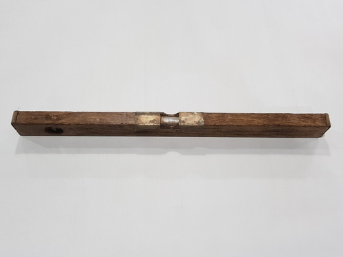 Imagen 3 de 8 de Antiguo Nivel Madera Y Bronce Con Protector Mag 59877