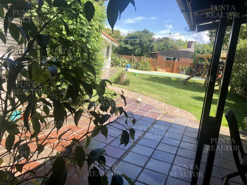 Mansa, Minimalista, 3 Suites Con Vestidor Y Terrazas, Parrillero, Piscina, Jardín Diseño- Ref: 130