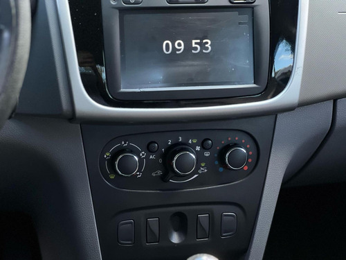 Renault Logan Expr 16 M