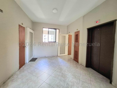 Venta Apartamento Resid Greco Urb San Jacinto Con Plata Electrica 24-28825 Gjg