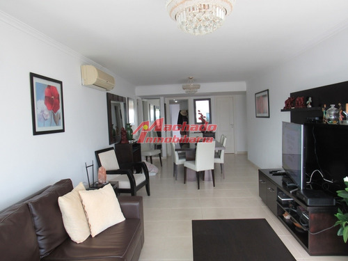 Apartamento En Punta Del Este, Mansa- Ref: 6392