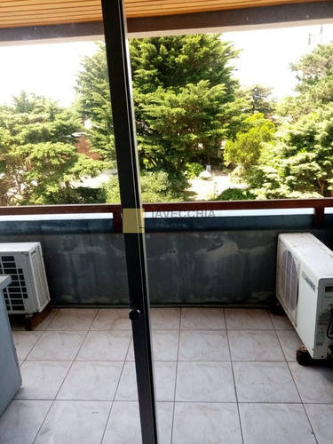 Imagen 5 de 14 de Venta De Apartamento De 2 Dormitorio En Centro Maldonado