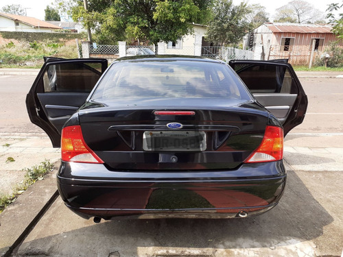 Ford Focus Sedan 1.6 Glx 4p 2007