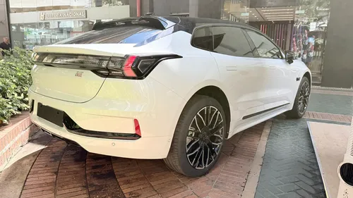 Zeekr 001 Flagship Awd