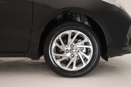 Imagen 13 de 14 de Toyota Yaris 4p Xls 1.5 Cvt