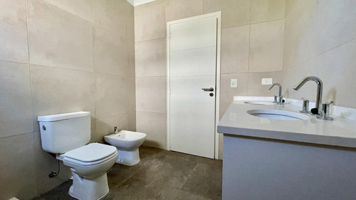 Casa En Venta En Puertos Del Lago En Una Planta