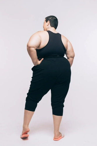 Imagem 2 de 4 de Top Nadador Plus Size Emana Preto Wonder Size