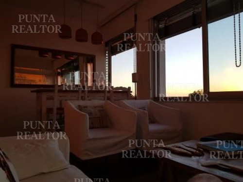 Apartamento En Alquiler En El Puerto De Punta Del Este- Ref: 297