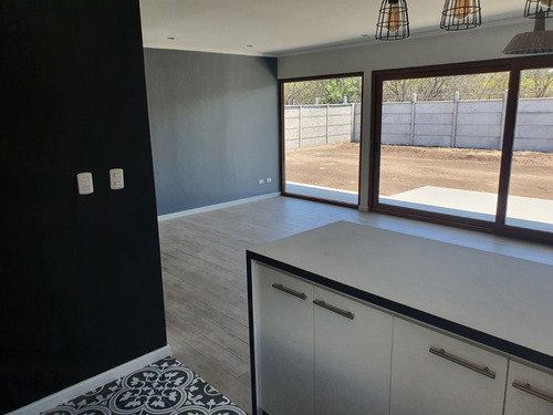 Imagen 10 de 17 de Preciosa Casa En Arriendo De 3 Dormitorios En Chicureo