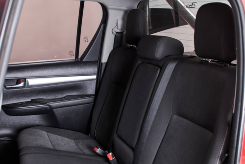 Imagen 12 de 12 de Toyota Hilux L/16 2.8 Dc 4x4 Tdi Srv 2017