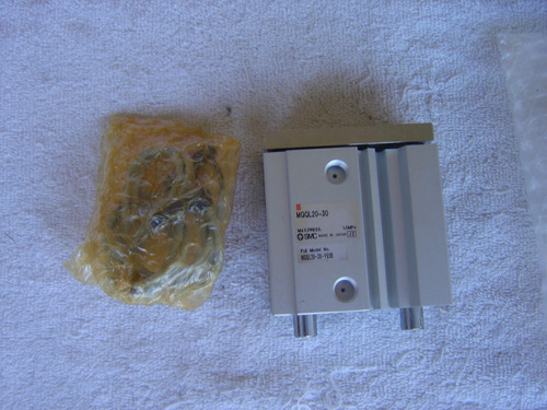 New Smc Compact Guide Cylinder Mgql20-30-y69b Ssz