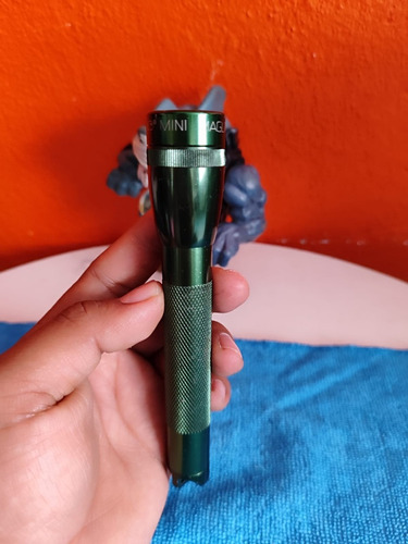 Linterna Lámpara De Mano Mini Maglite Verde Luz Incandescent