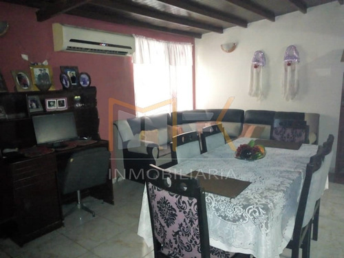 Imagen 3 de 9 de Mk Vende Amplio Apartamento En Santa Rita ** +584144513941 **