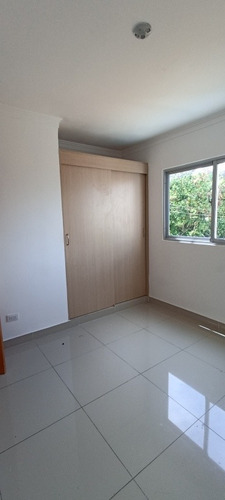Imagen 8 de 25 de Amplio Apartamento Con Terraza