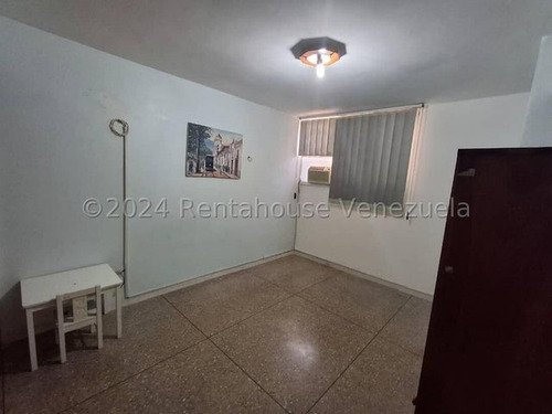 Apartamento En Venta En Urb. El Centro #25-14456 Rm